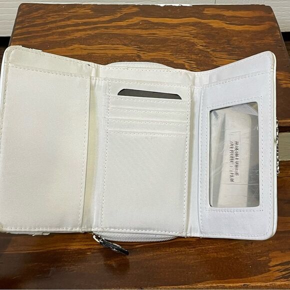 Playboy Quilted Stitched Logo Letters Wallet White With Silver Hardware Detail - Picture 5 of 15